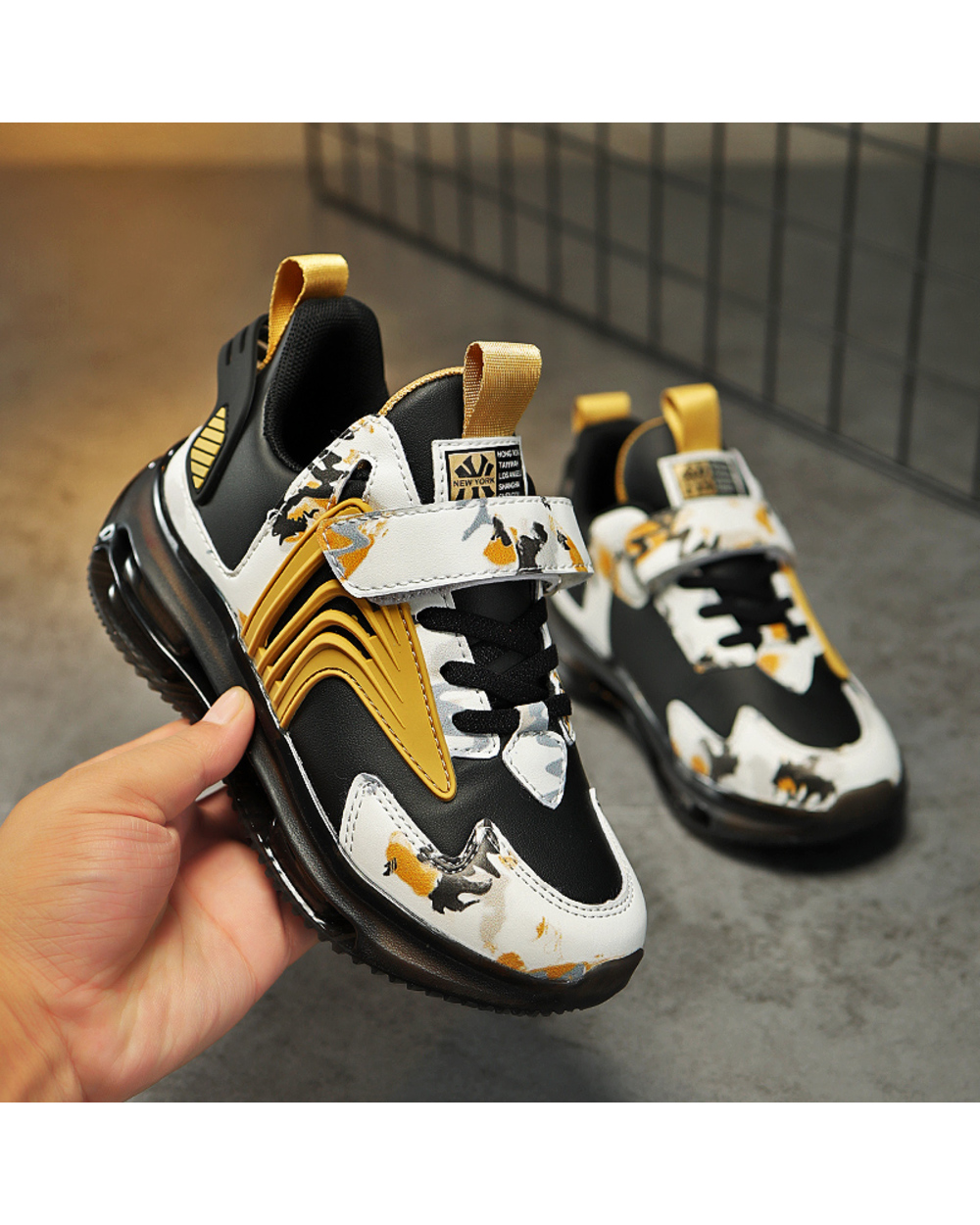 Boys Basketball Shoes High Quality Top Soft Non-Slip Kids Sneakers Thick Sole Children Sport Shoes Outdoor Boy Trainer front-2