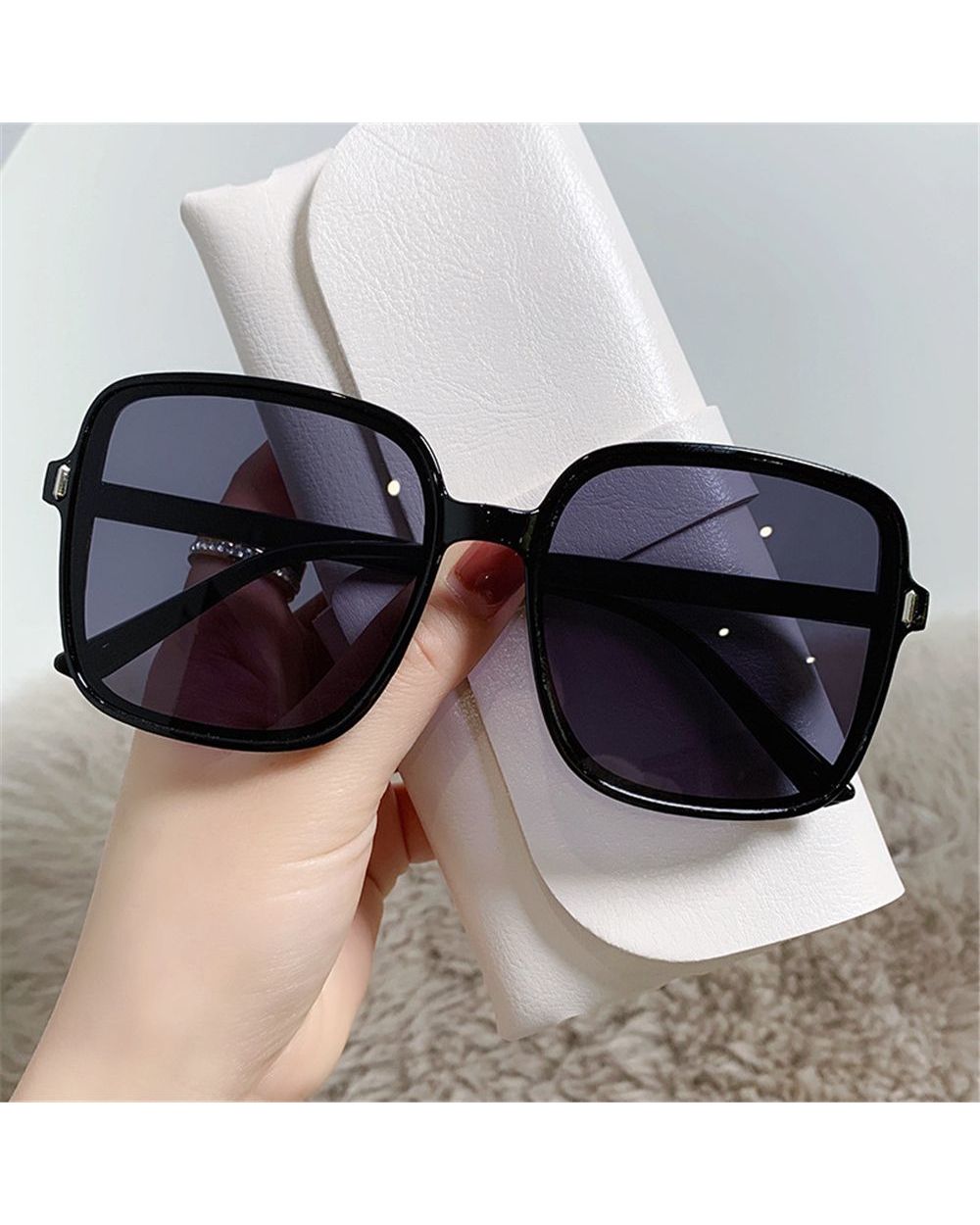 2022 Rice Nail Square Sunglasses Round Face Women Anti-Ultraviolet Sunglasses Wild Jelly Sun Glasses Uv400 Oversized Su front-2