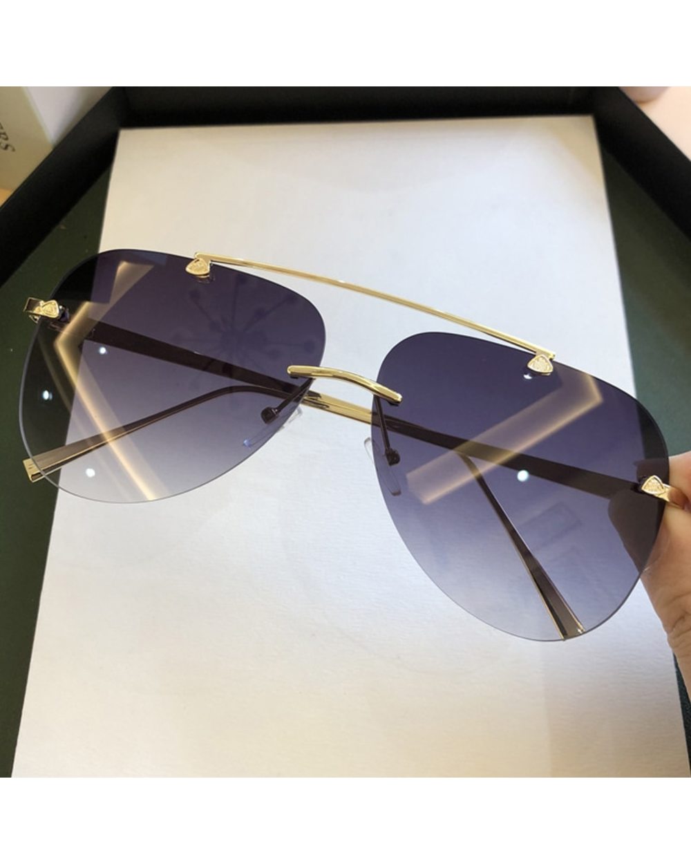 Vintage Rimless Alloy Aviation Pilot Sunglasses For Men 2022 Brand Gradient Sun Glasses Female Metal Oval Shades Black front-3