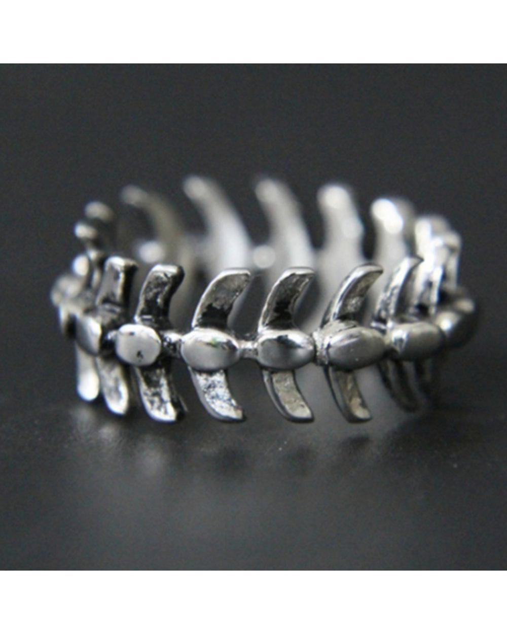Vintage Gothic Rock Hip Hop Bones Mens Rings For Punk Fish Bone Male Women Universal Ring Dragon Bone Gift Party Jewelry front-2