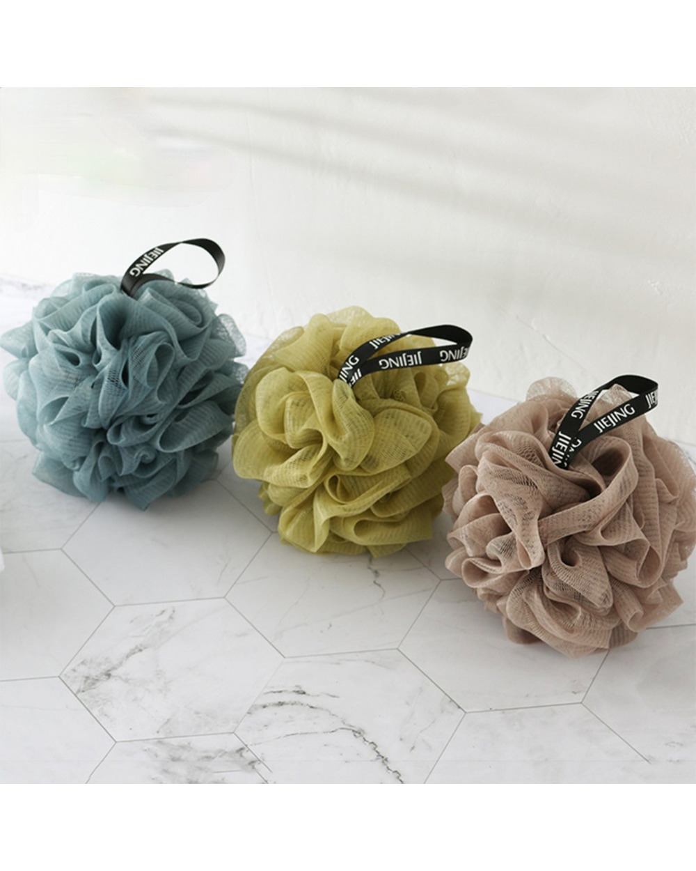 Soft Mesh Bath Sponge Balls Nylon Cleaning Brush Shower Puff Body Cleaner Exfoliating Scrubbers Bath Ball Bathroom Supp front-1