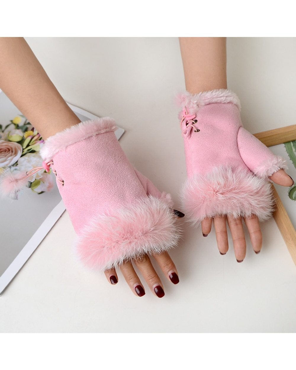 1 Pair Women Winter Warm Gloves Sexy Faux Rabbit Fur Hand Wrist Warmer Fingerless Gloves Suede Women Mittens Warm Wrist front-4