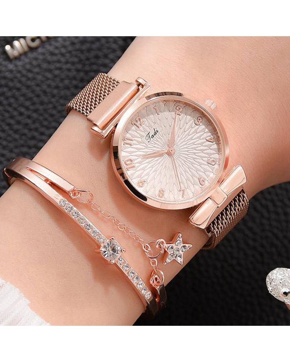 Women Bracelet Quartz Watches For Women Magnetic Watch front-1