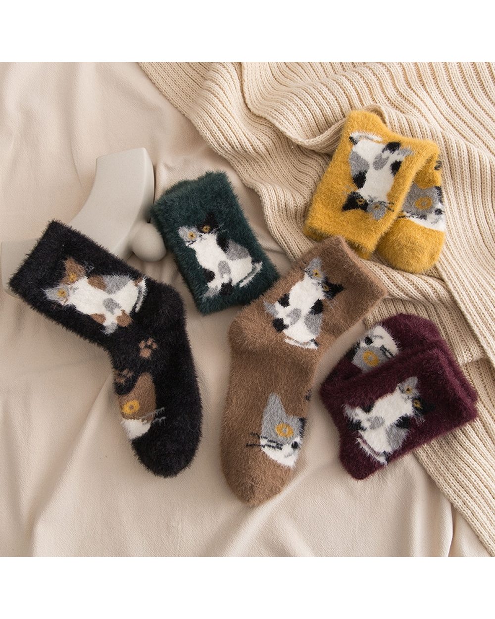 Cute Cat Socks Vintage Winter Thickening Mink Hair Women Socks Ladies Warm Home Floor Sleep Funny Socks front-1