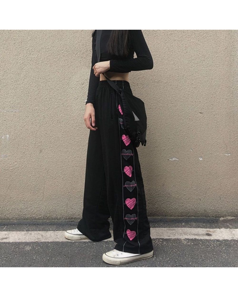 Black Korean Heart Pants Cute Girl Harajuku Trousers Female Streetwear Gothic Sweatpants Women front-1
