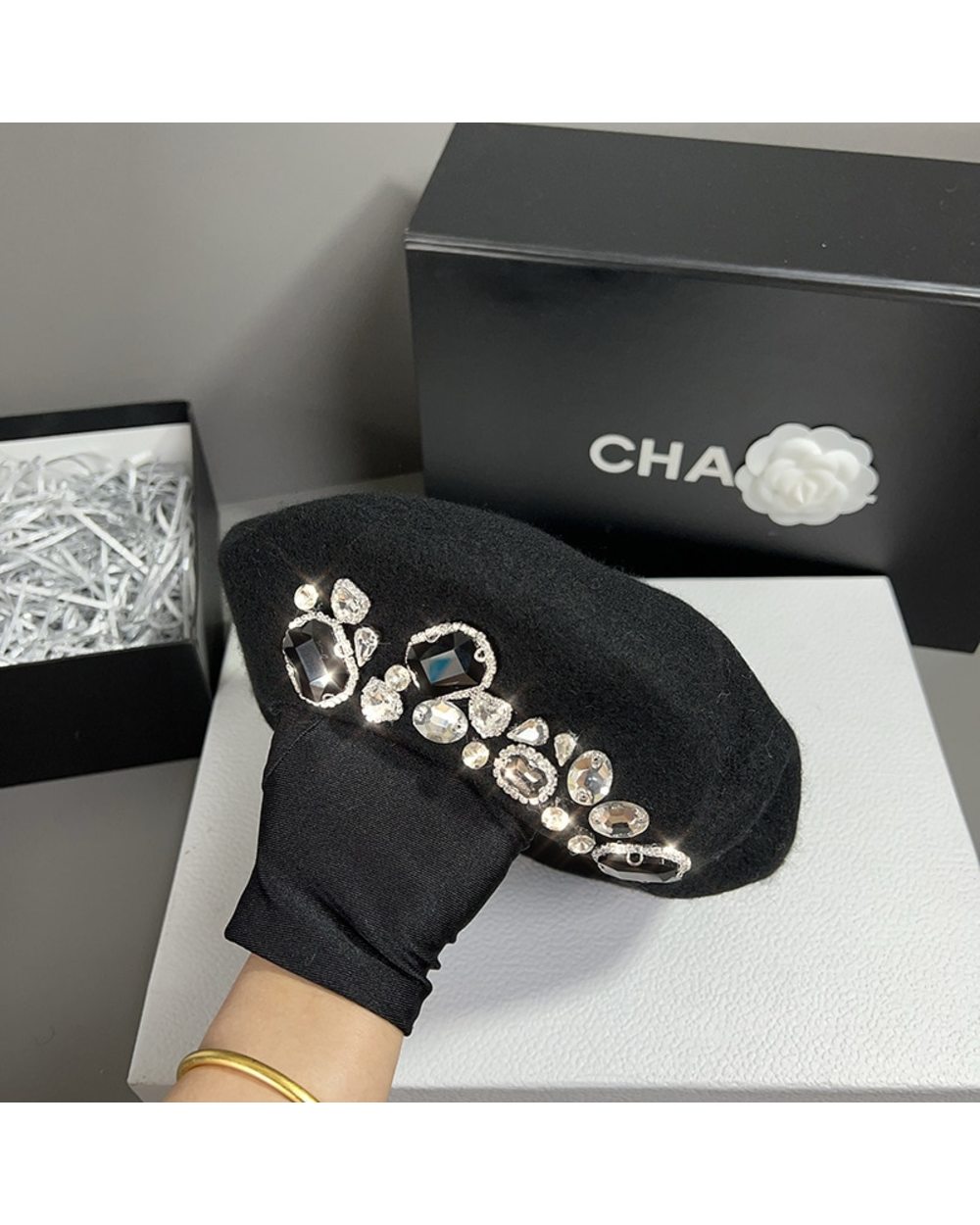 Brand Thick Winter Artist French Beret Girl Women Painter Hat Girls Female Warm Luxury Rhinestone Cap Beanies Sombreros front-0