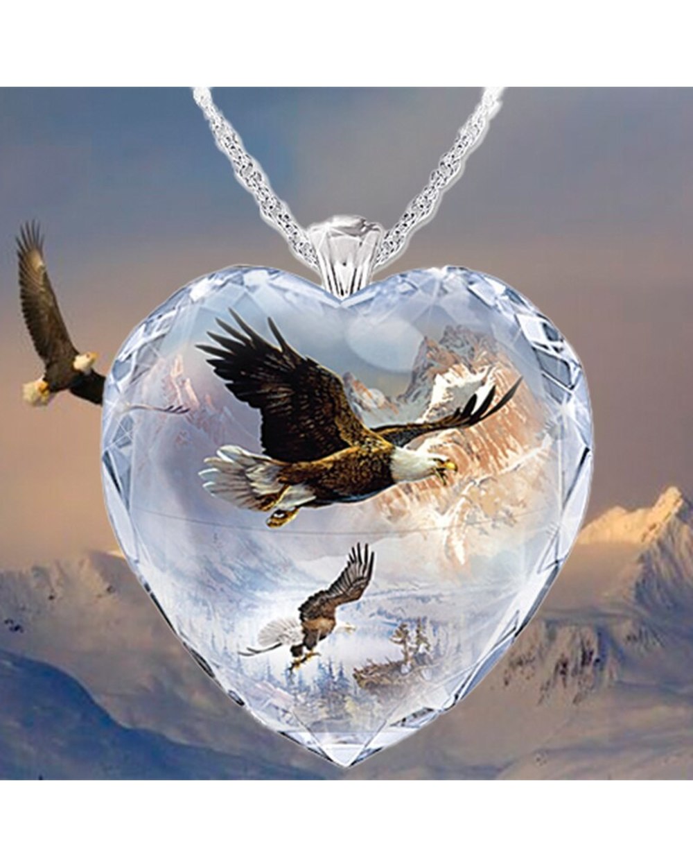 Exquisite Personality Eagle Necklace for Girls Fashion Handmade Heart-Shaped Crystal Eagle Pendant Necklace for Women front-0