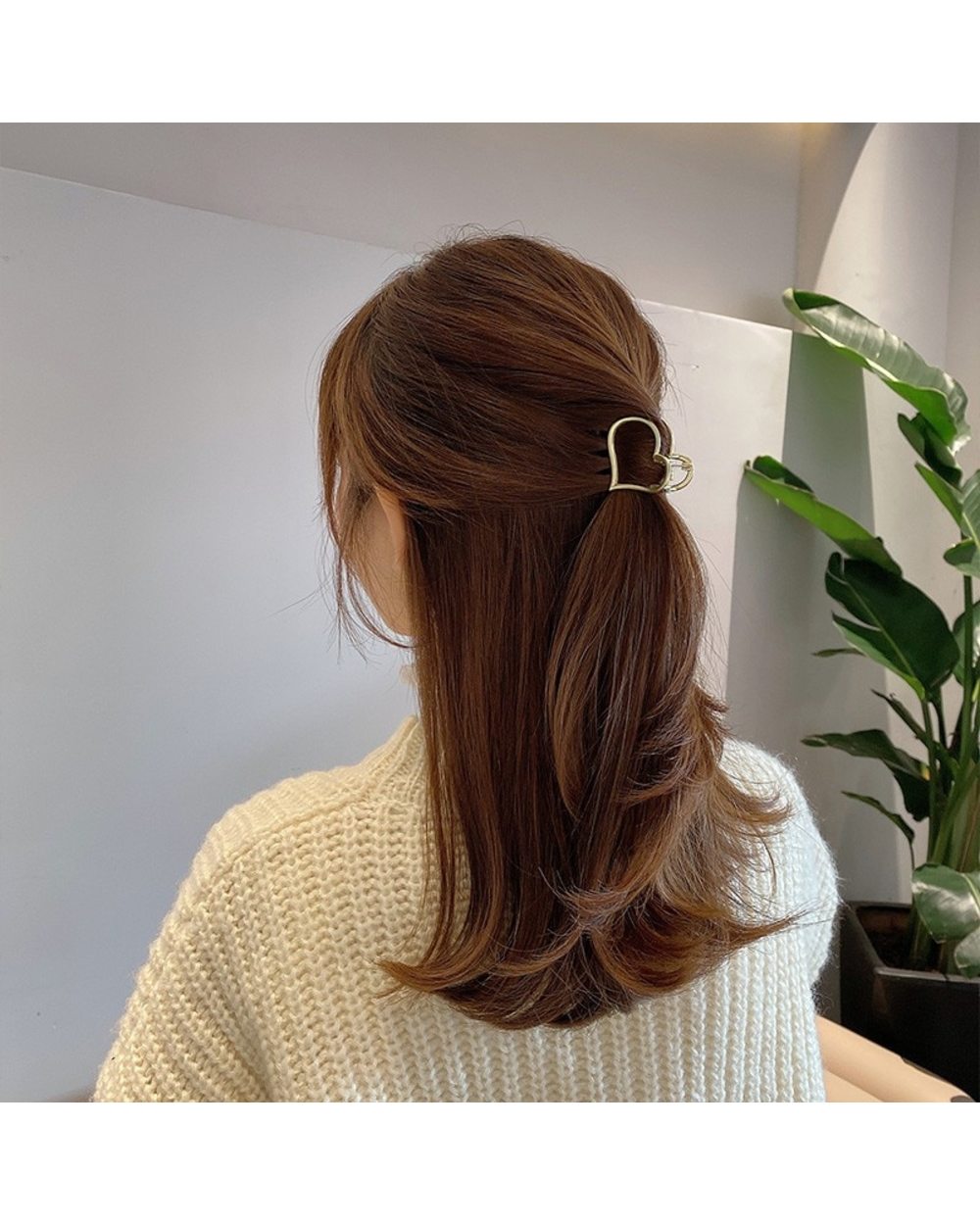 Fashion Hollow Heart Metal Hair Claw Clips Simple Non Slip Mini Gold Geometric Bangs Barrettes Hair Jaws For Women Girl front-2