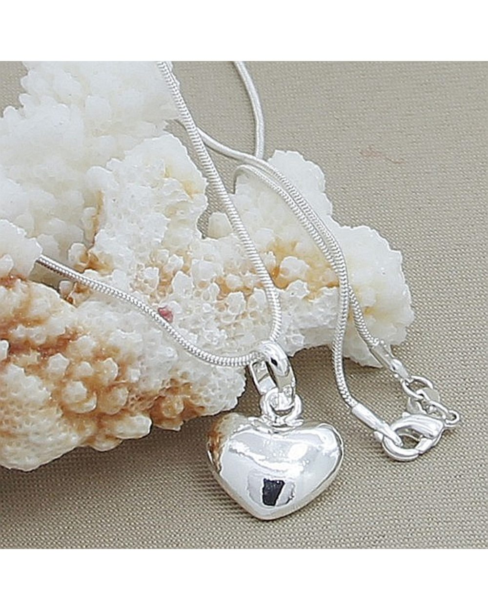High Quality Heart-Shape Small Pendant Necklaces for Women front-4