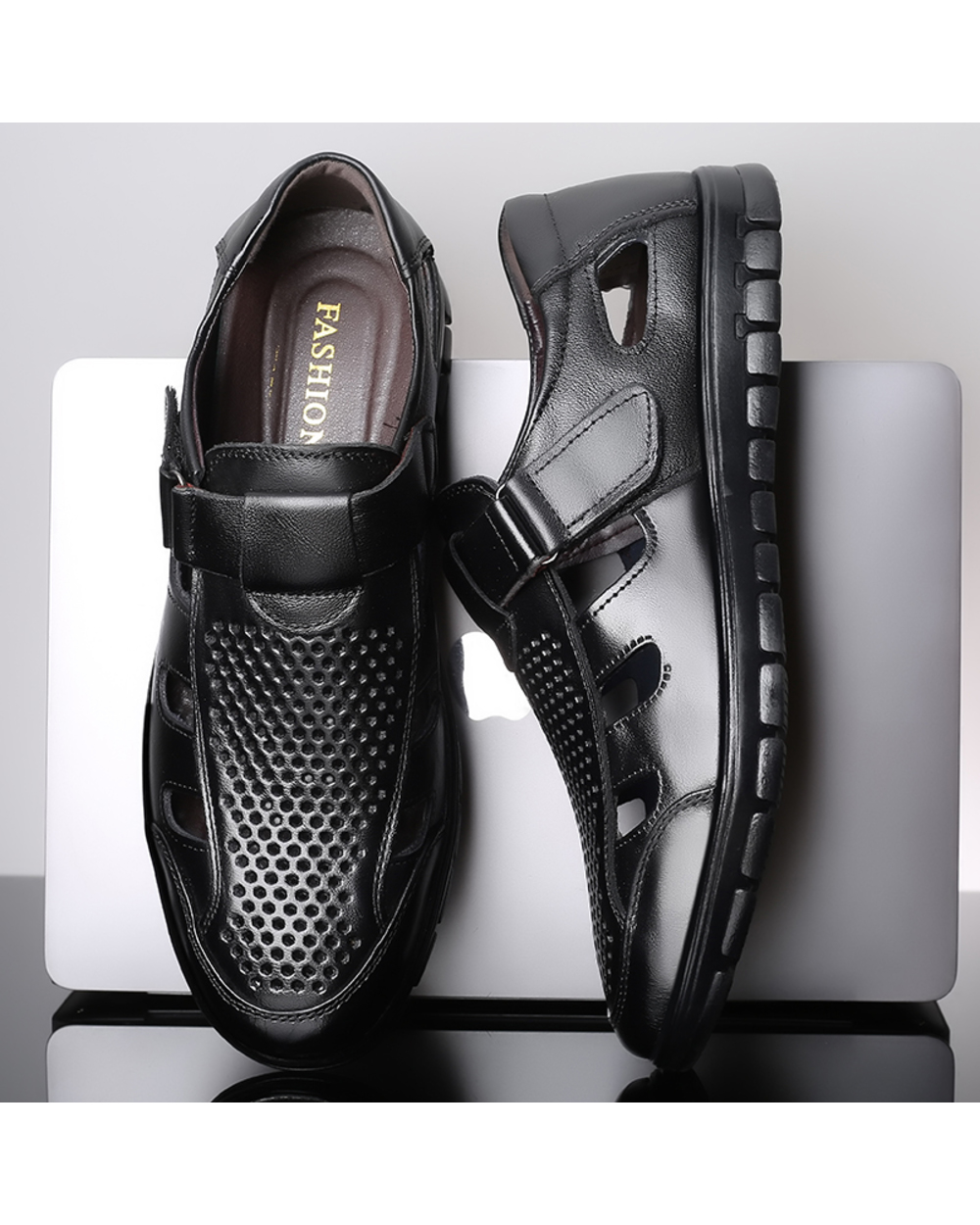 2022 New Summer Fashion Men Comfortable Sandals Cozy Hollow Soft Lighted Breathable Work Shoes front-3