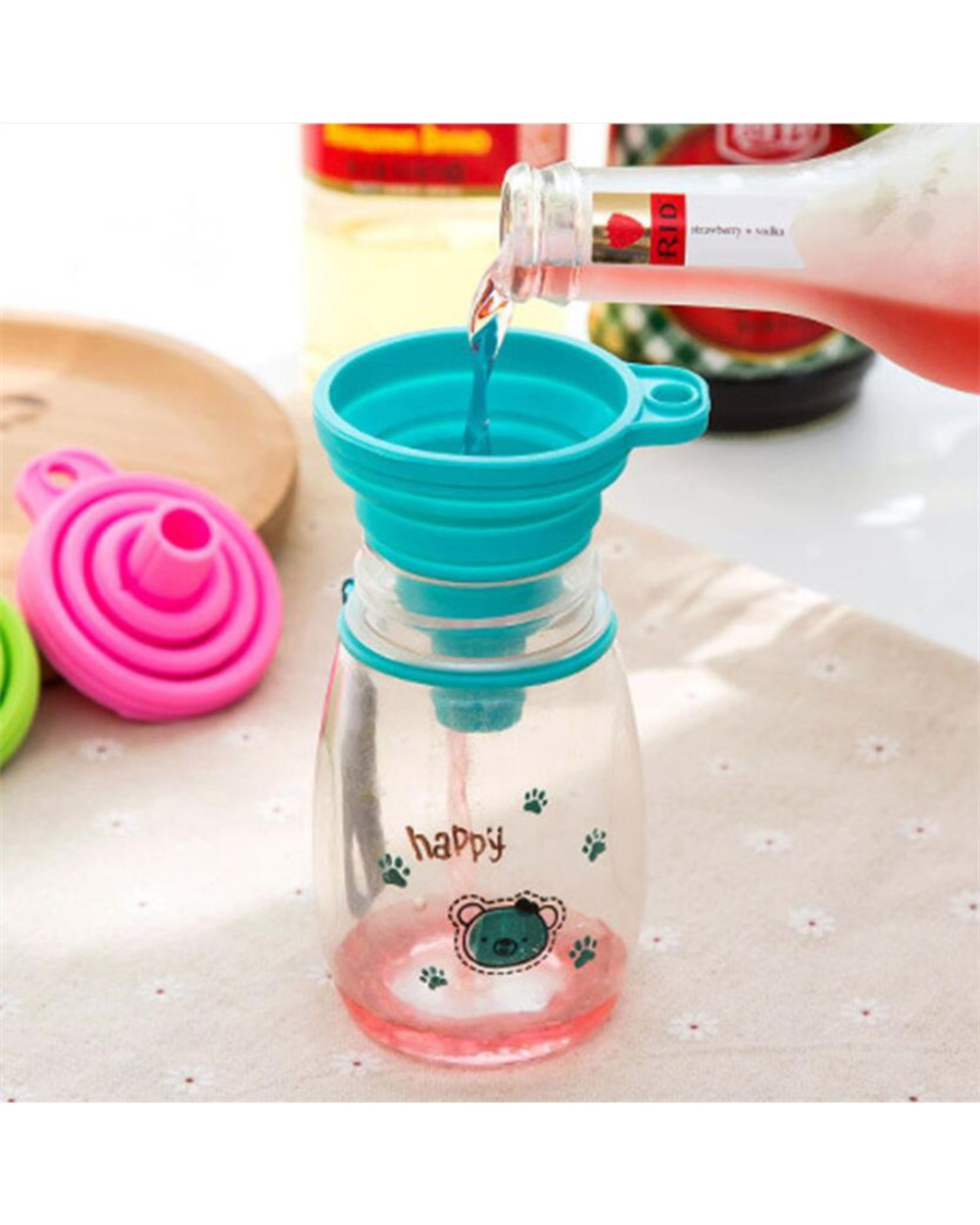 1Pcs Mini Foldable Funnel Silicone Collapsible Funnel Folding Portable Funnels Be Hung Household Liquid Dispensing Kitc front-4