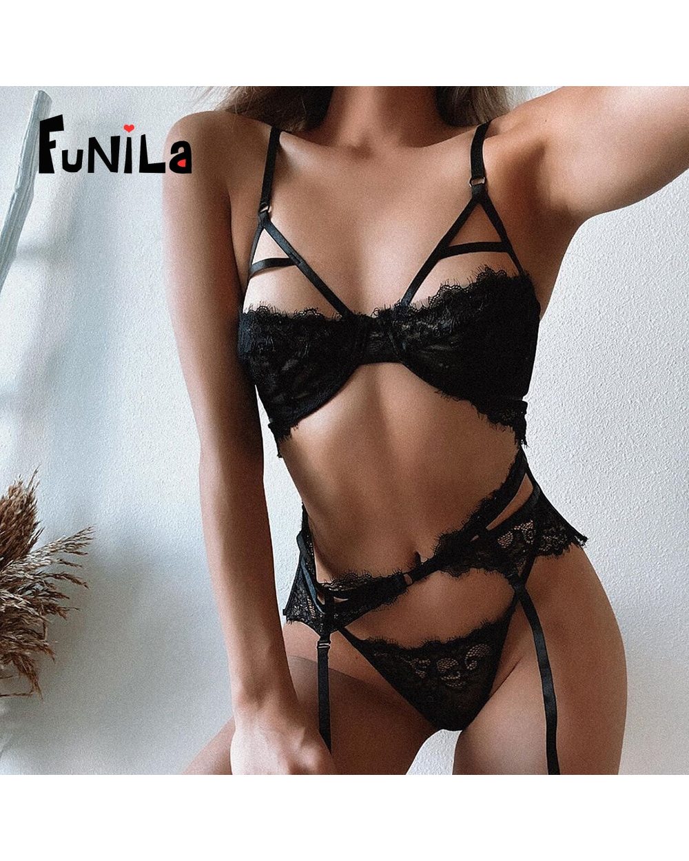 Sexy Underwear Set Women Lace Lingerie 3 Pieces Porno Intimates Set Gathered Bra Transparent Brief Garter front-5