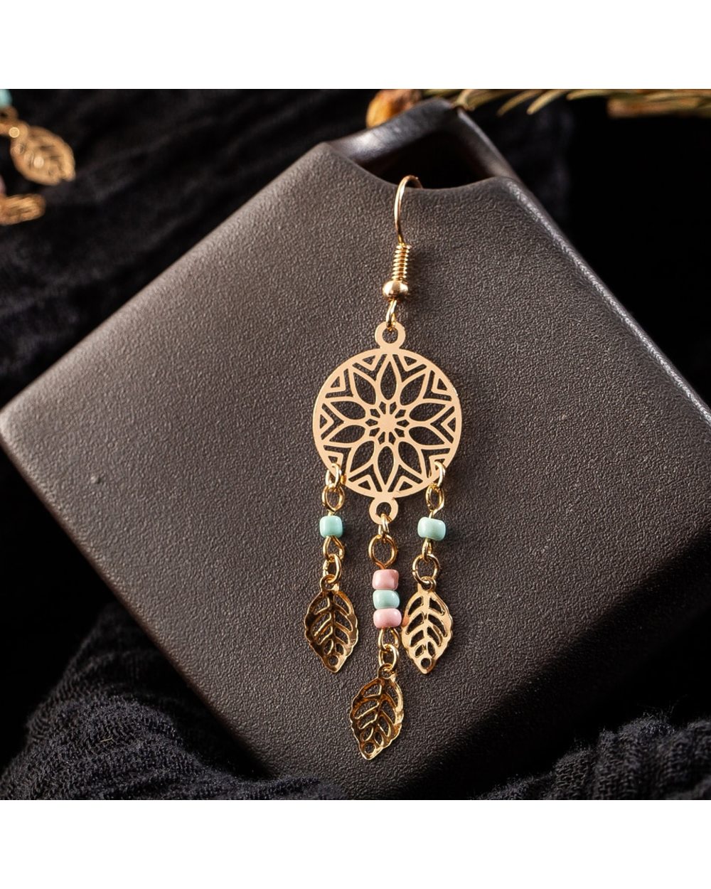 Vintage Ethnic Golden Leaf Dangle Drop Earrings Hanging for Women Female Fashion Jewelry front-2