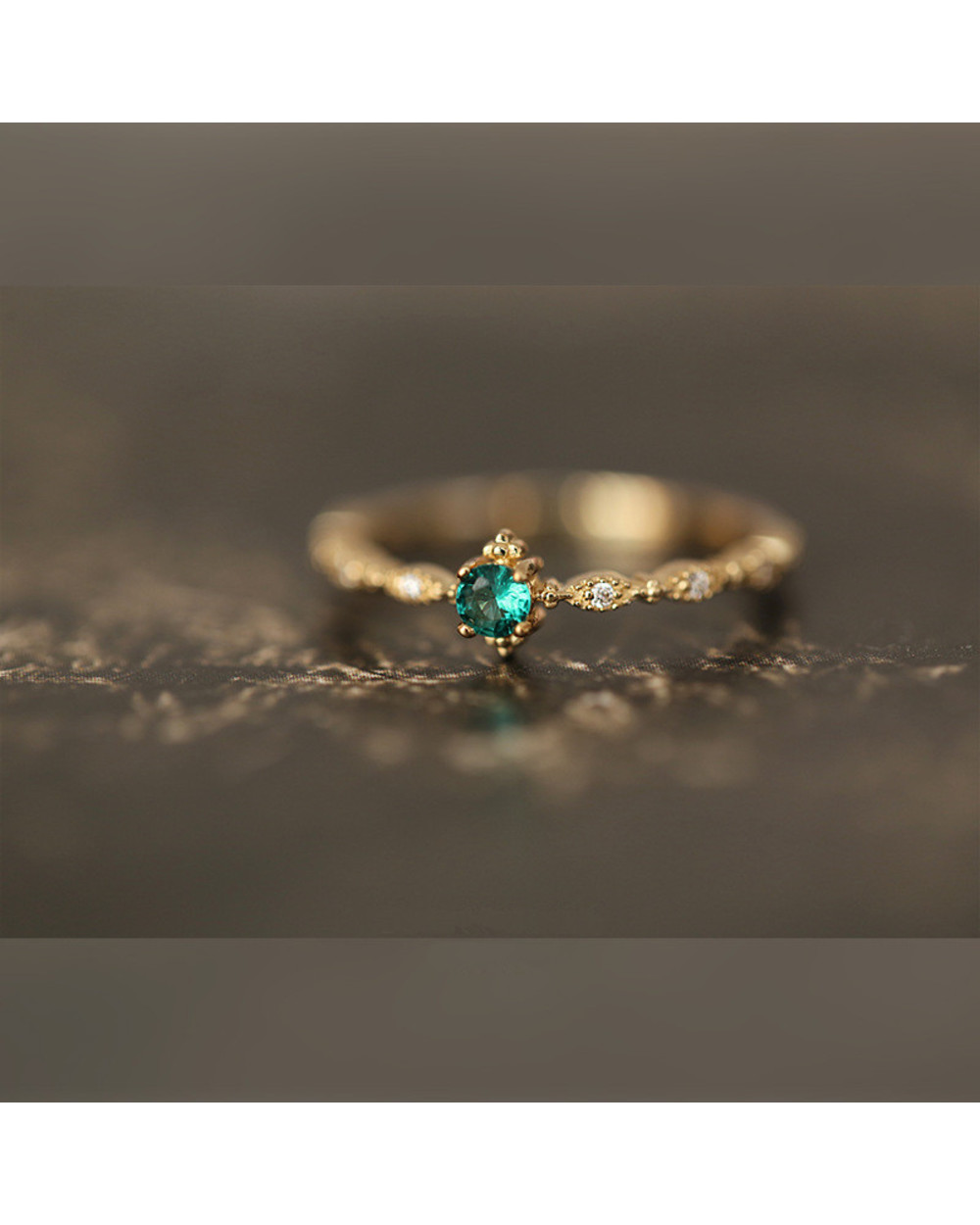 925 Sterling Silver Fashion Tail Ring Women Plating 14K Gold Simple Design Inlaid Emeralds Wedding Jewelry Accries front-2