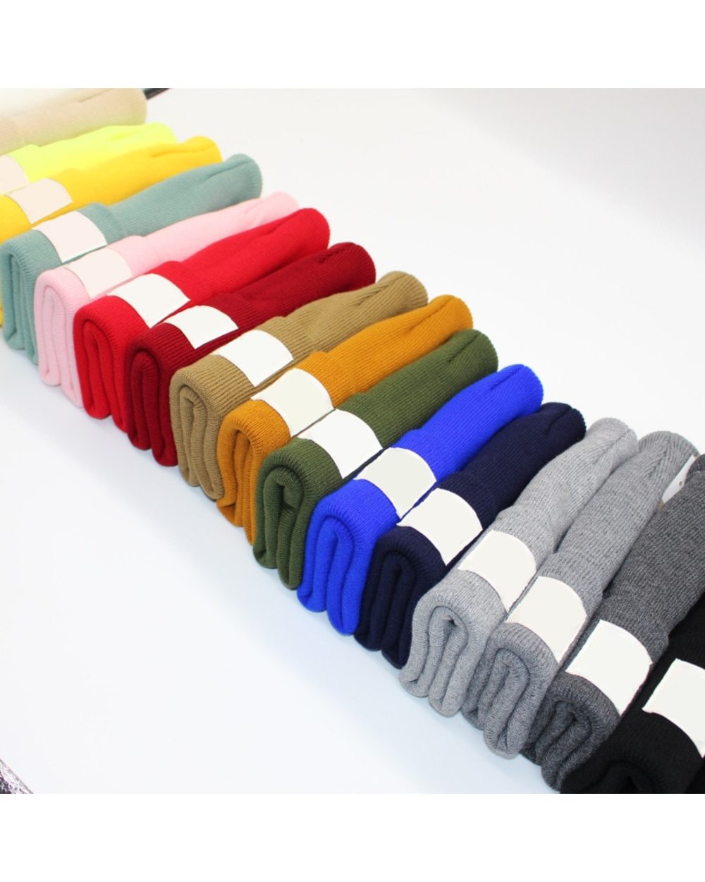 2021 Autumn And Winter New Patch Knitted Hats For Men And Women Casual Simple Korean Trend Cute Warm Ear Hats front-2