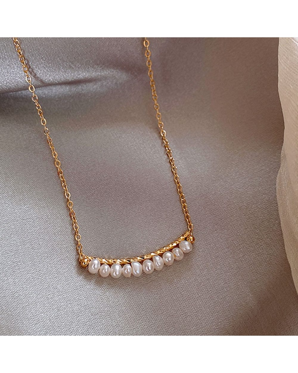 Necklace for Women Temperament Rhinestone Horse Pearl Letter Clavicle Chain Girl Party Jewelry Gift front-1