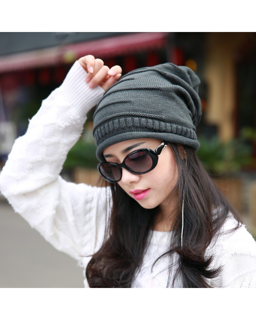 Protect Yourself From The Cold Winter With This Stylish Oversized Slouch Hat front-1