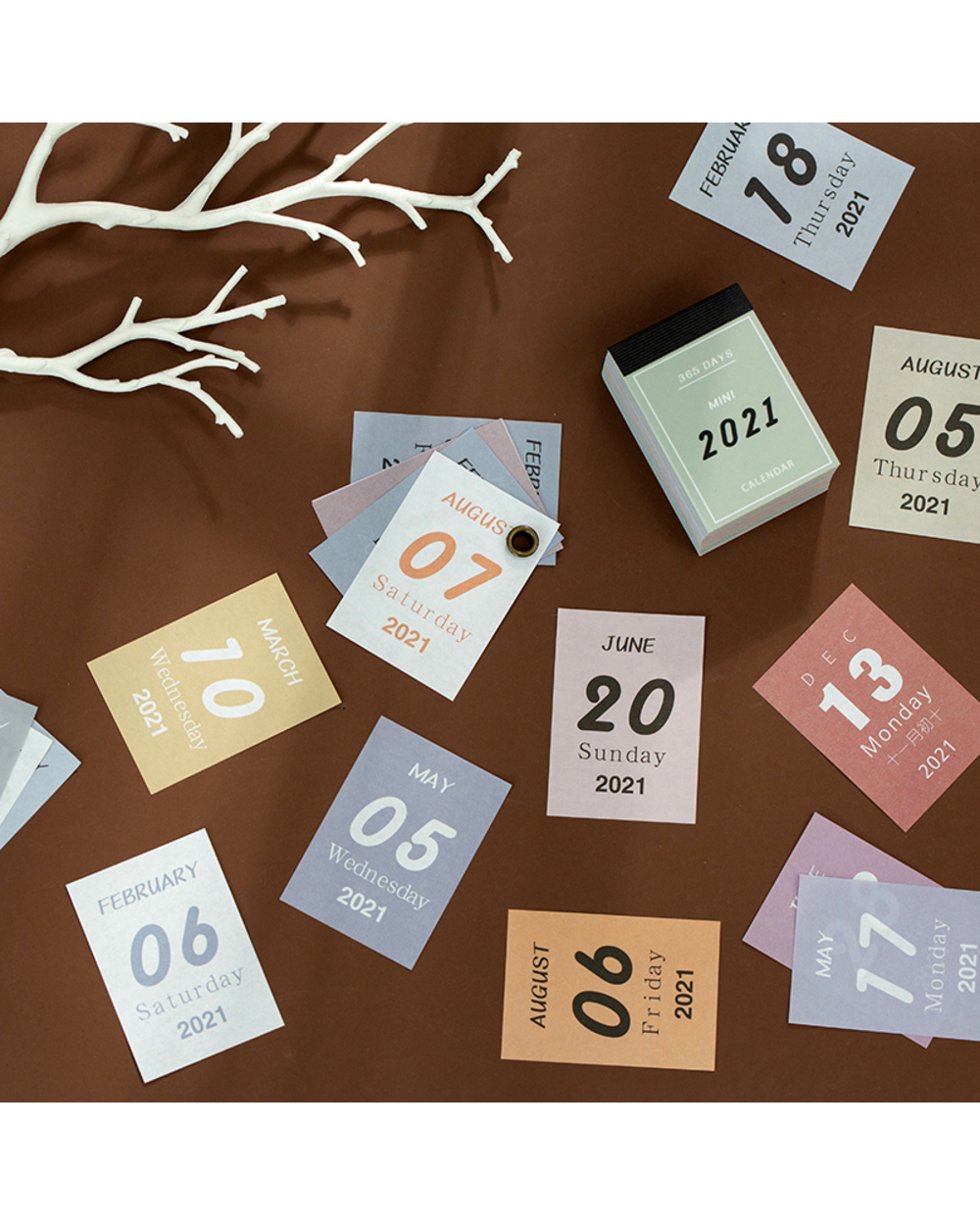 2022 Calendar The New Mini Desk Calendar For School Schedule 2021 2022 Office Supplies Planner Paper Tearable front-0