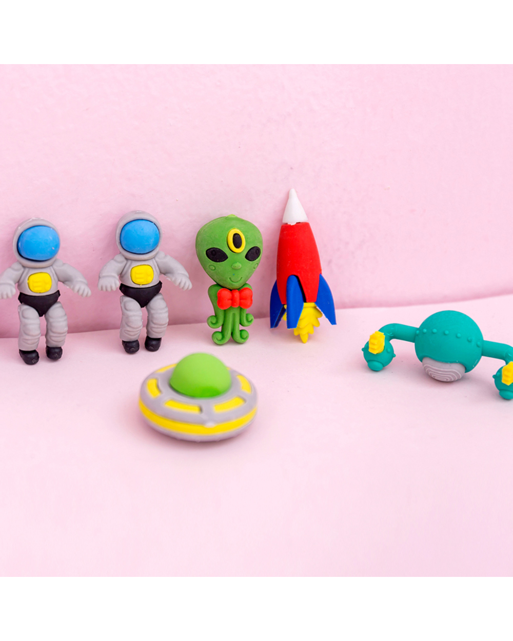 4Pcs Outer Space Eraser Set Non-Pvc Mini Rocket Astronaut Alien Rubber Erasers For Pencil Kids Gift School Student A6389 front-2