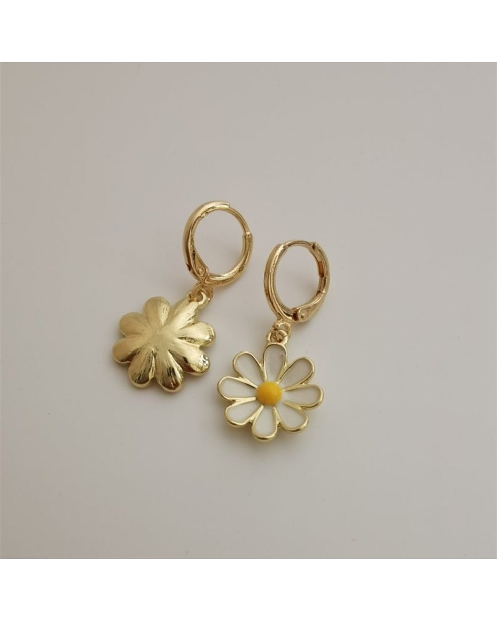 Delicacy Gold Daisy Sunflower Hoop Earring front-3