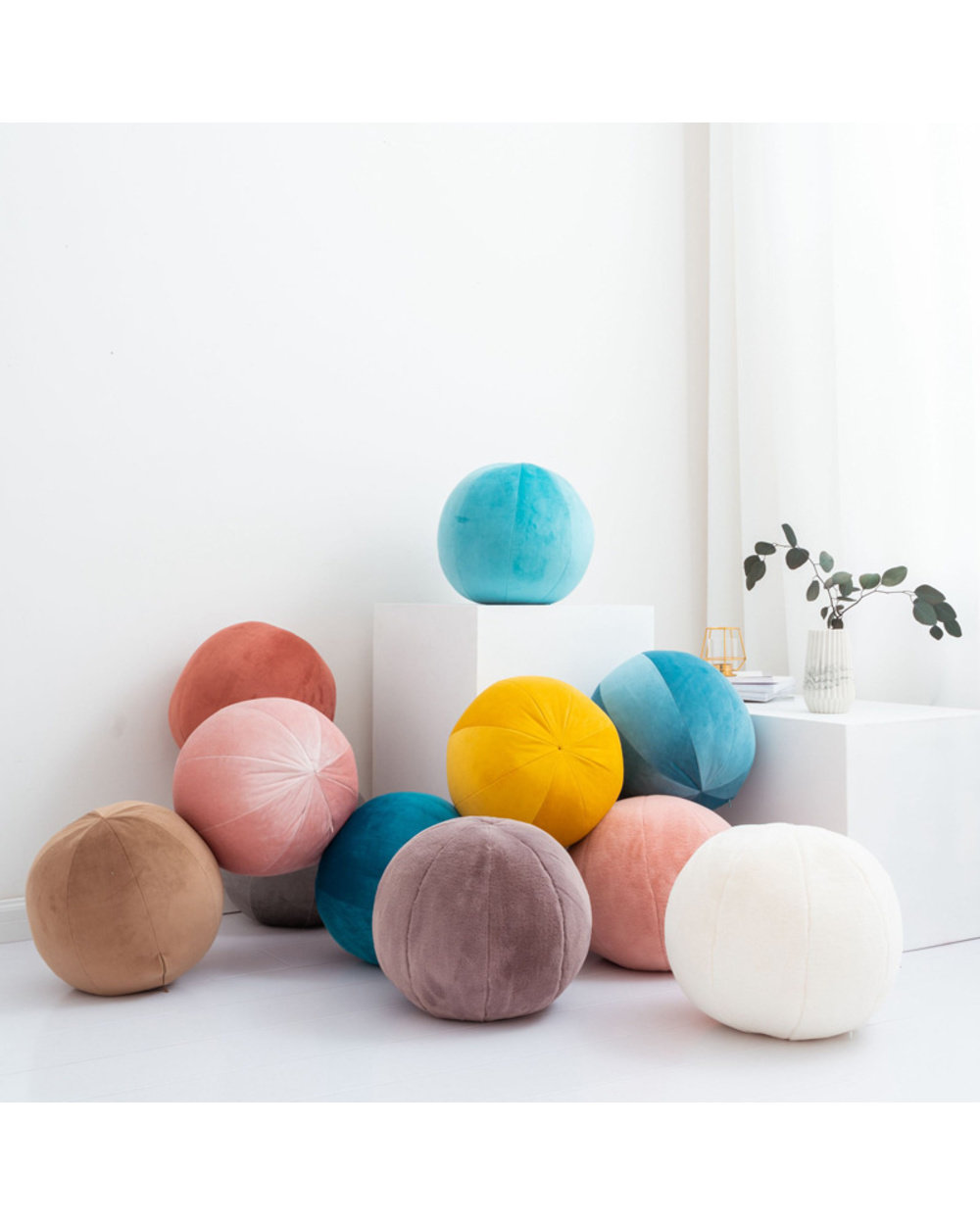 30Cm Nordic Velvet Solid Round Ball Cushion Futon Floor Cushion Home Model Room Decorative Round Pillow front-0
