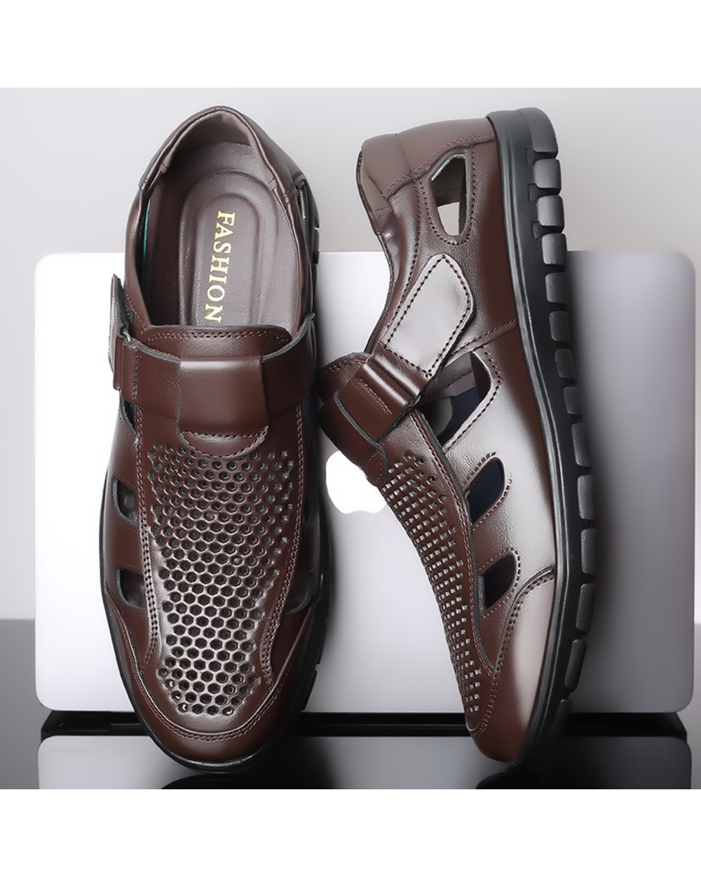 2022 New Summer Fashion Men Comfortable Sandals Cozy Hollow Soft Lighted Breathable Work Shoes front-1