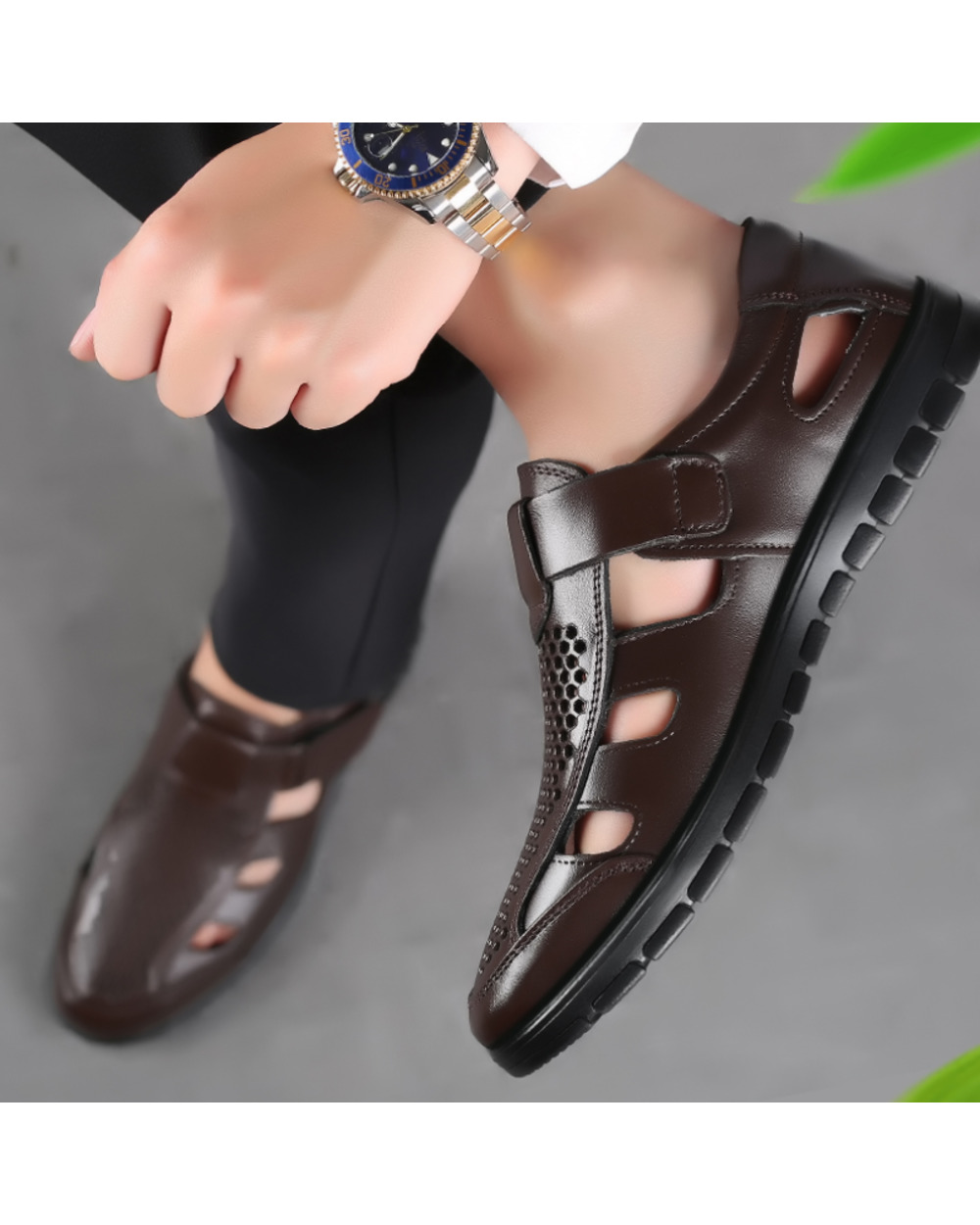 2022 New Summer Fashion Men Comfortable Sandals Cozy Hollow Soft Lighted Breathable Work Shoes front-2